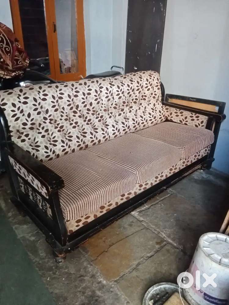 WOODEN SOFA SET