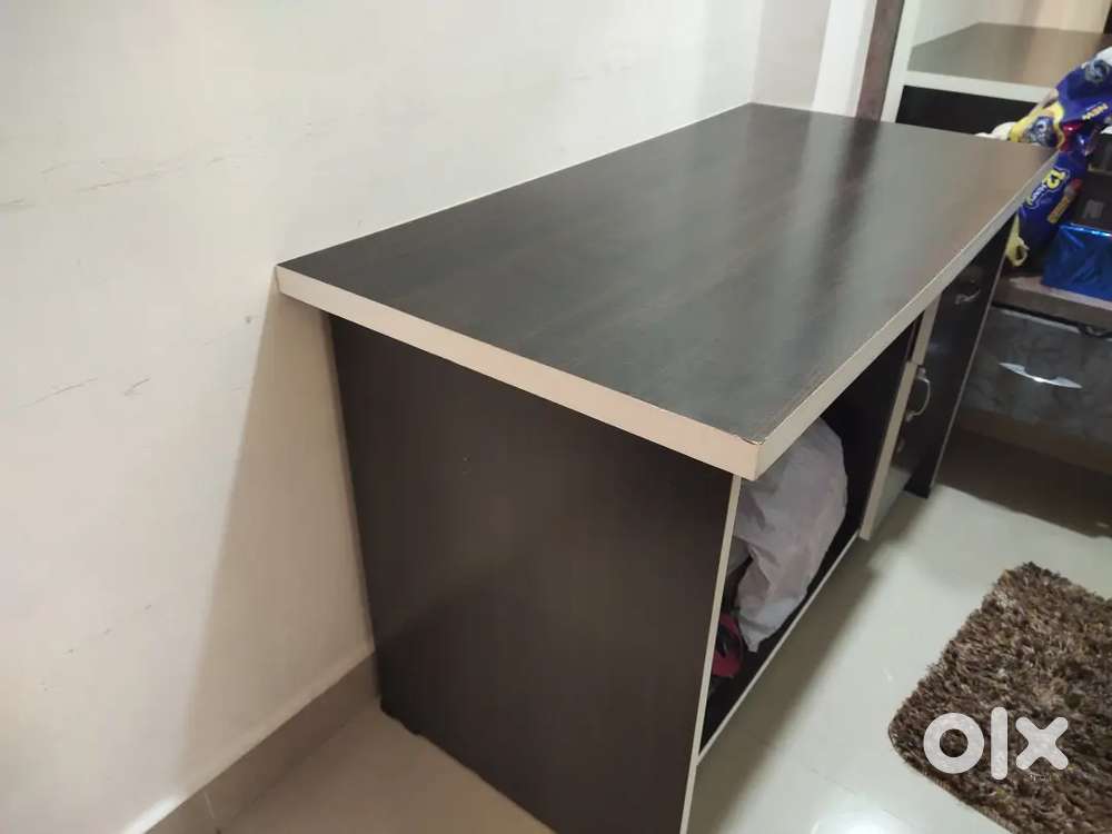 Computer table and chair