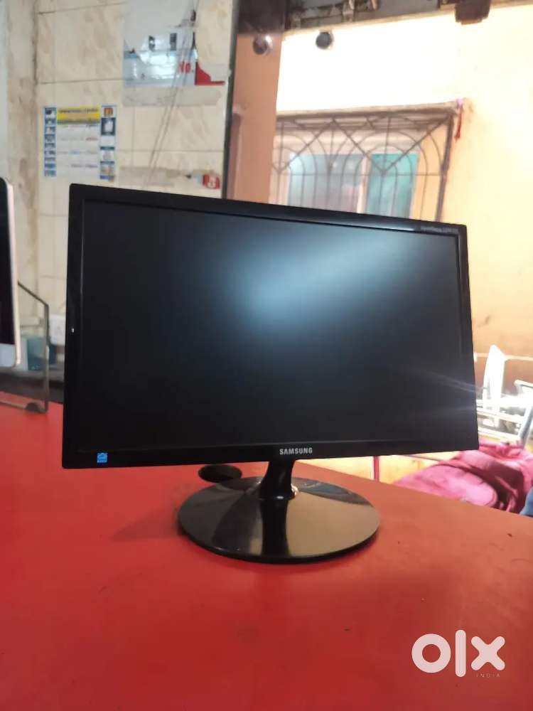 22 inch samsung led monitor with hdmi port  perfect working