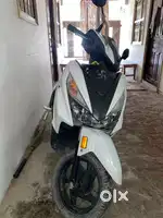 Engine m minor problem hai aur peeche ki tyre khrb hai