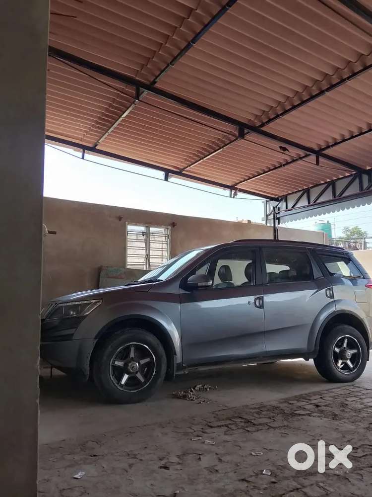 Mahindra XUV500 2013