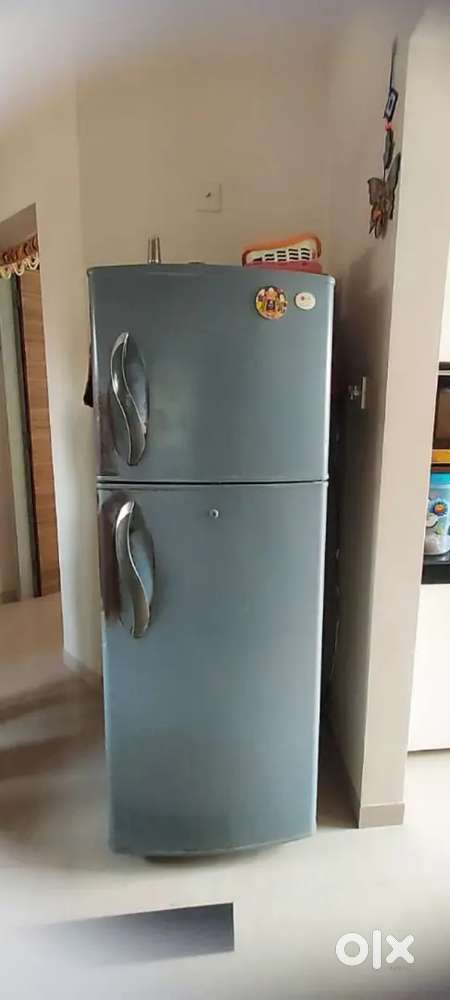 LG 235 lit refrigerator