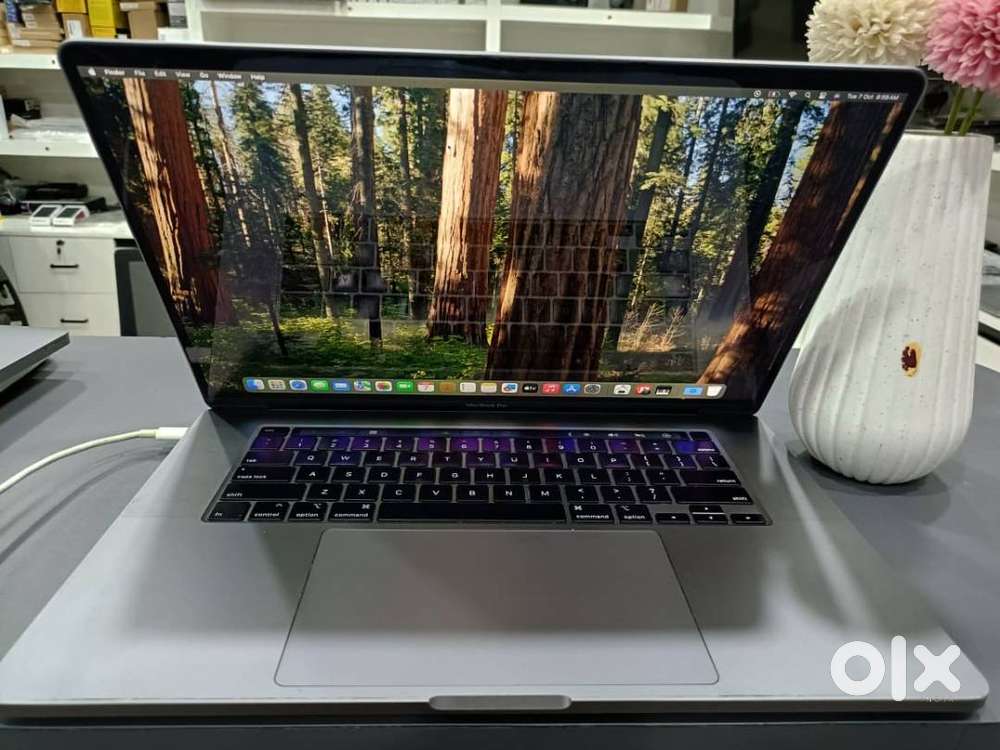 MacBook i9 Model 2019 RAM 16GB HDD 512GB