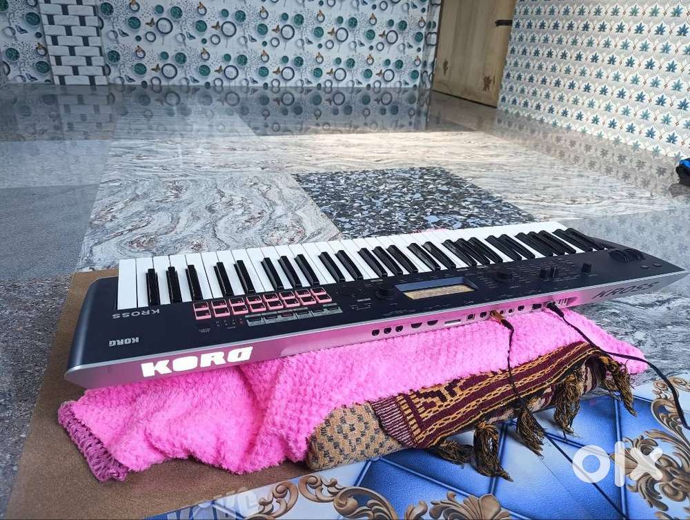 Korg kross 2 keyboard including buckup