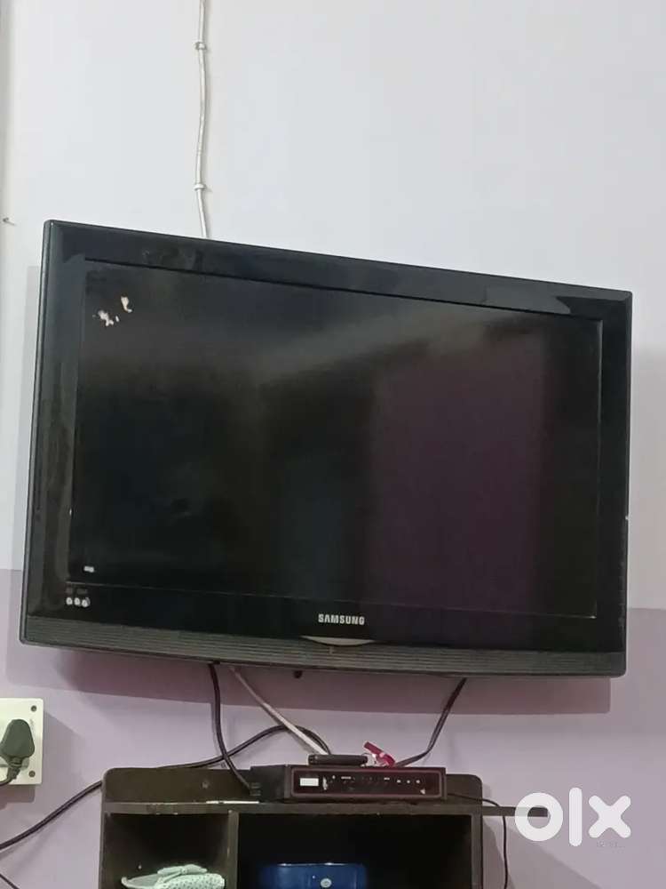 Samsung (LCD)36 inches