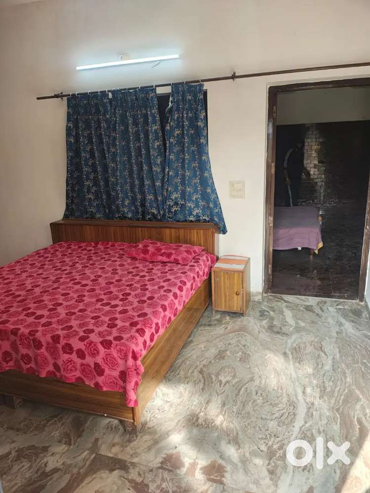 2 BHK AVAILABLE FOR RENT SECTOR 125 NEW SUNNY ENCLAVE