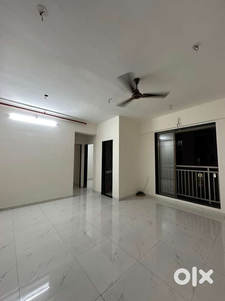 2 bhk raw flat available for rent in riverwood park