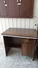 Wooden Table & Collar in Good Condition. All 3 months old