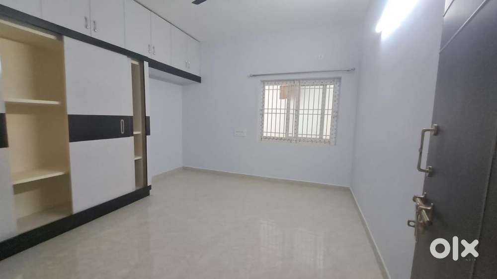 3BHK available in Society Colony