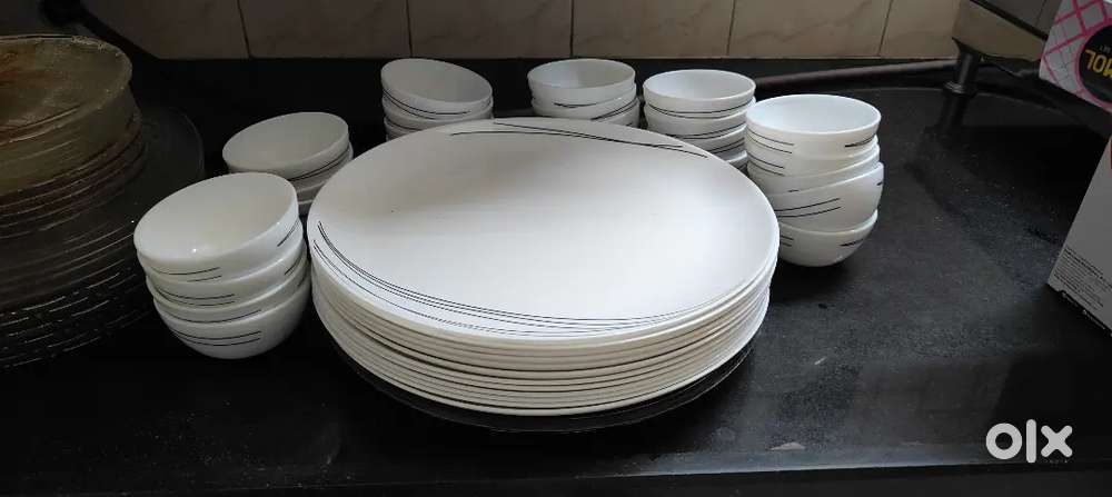Dining crockery set white