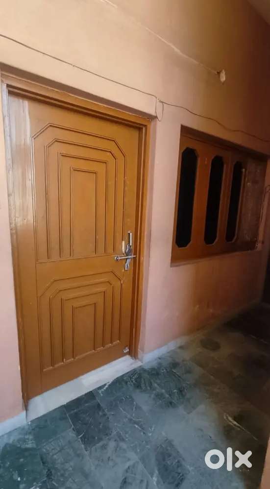 Room on rent for bachelors or job persons (boys only) tiffin available