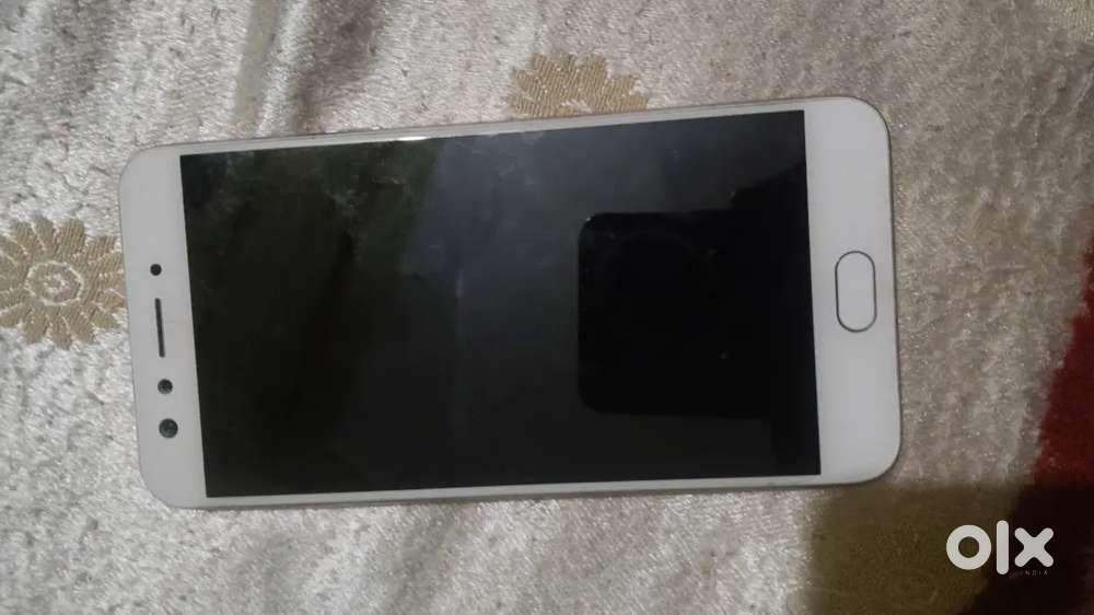 Oppo f3 phone with no problem 5.5 inch display