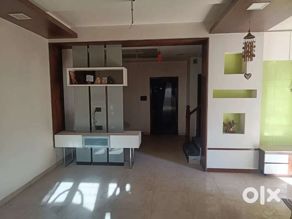Maninagar 2bhk men rod