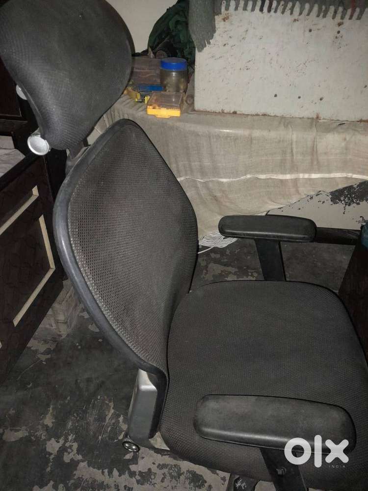 office tabil boos chaire