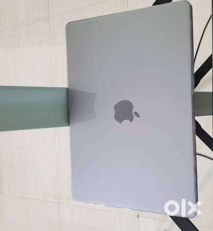 Mmac book pro m3 8 gb ram 512 gb hard disk