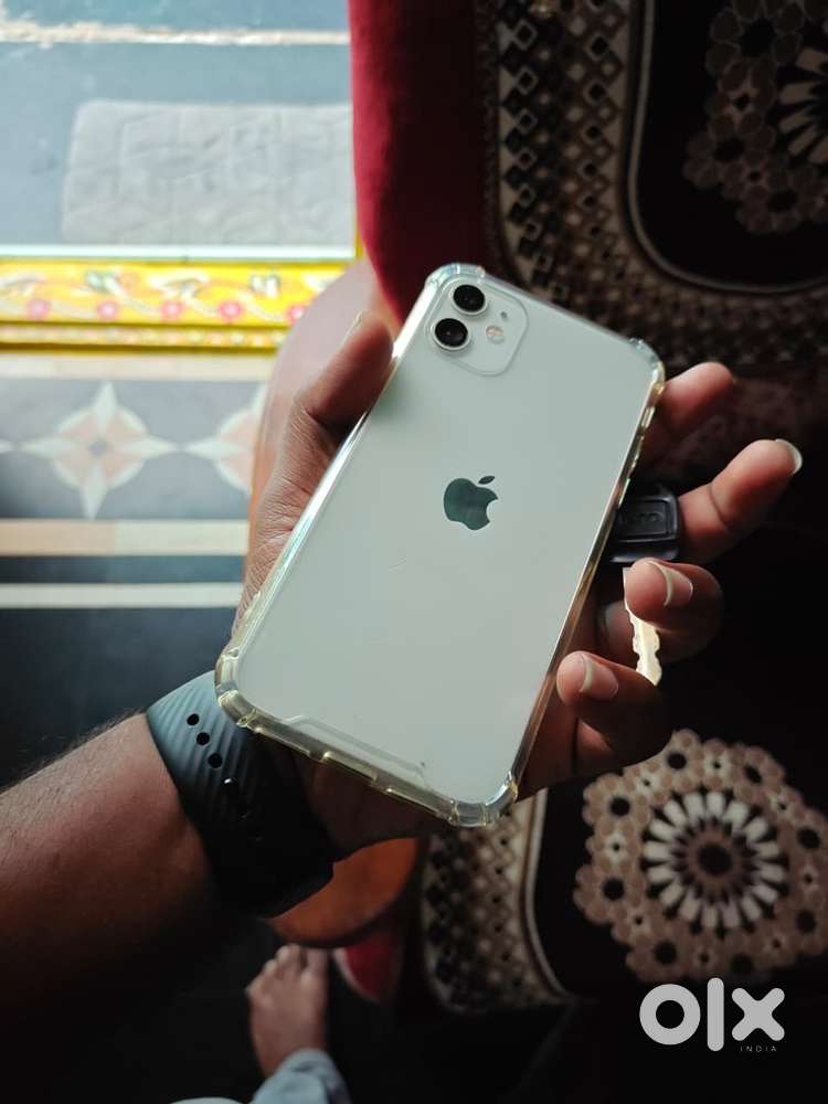 iPhone 11 64gb good condition