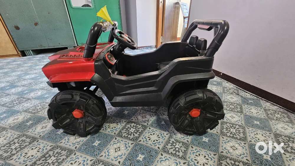 USED TOY JEEP RED COLOUR