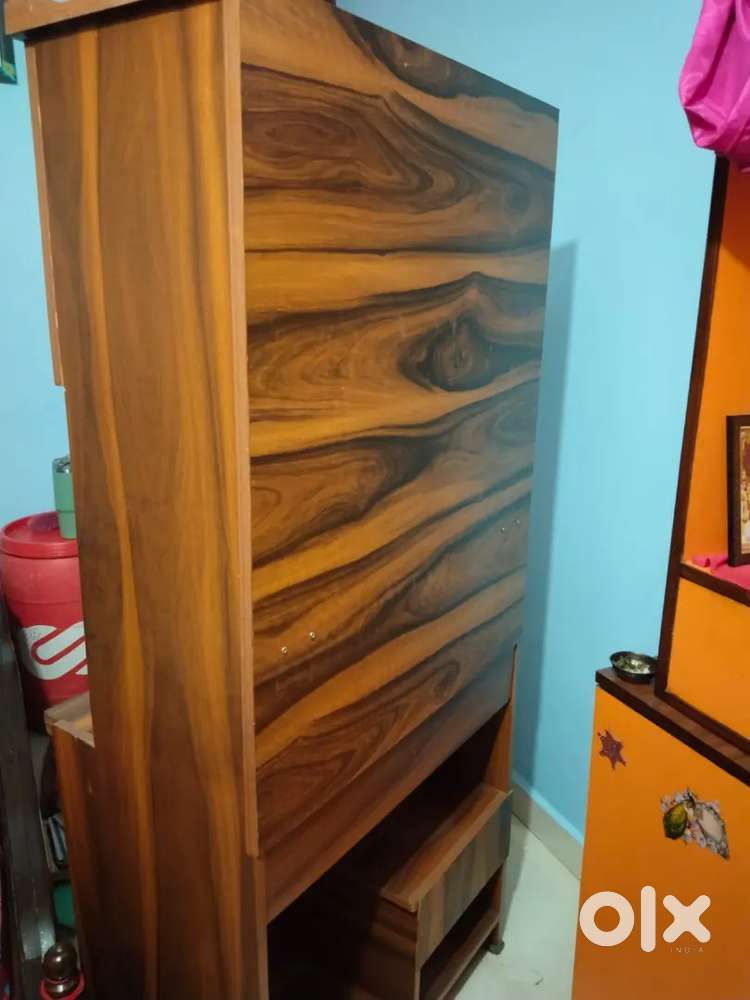 Computer table