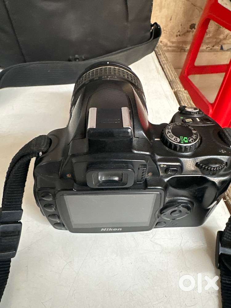 Nikon D40x DSLR Camera with Lens – Excellent Condition