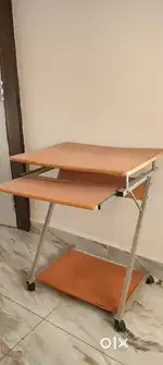 Computer table