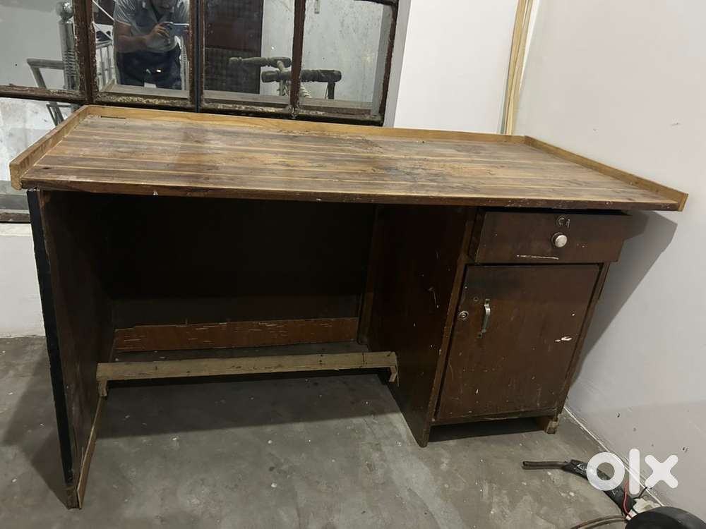 Chair, table, 2 standing tables and 3 steel ranks