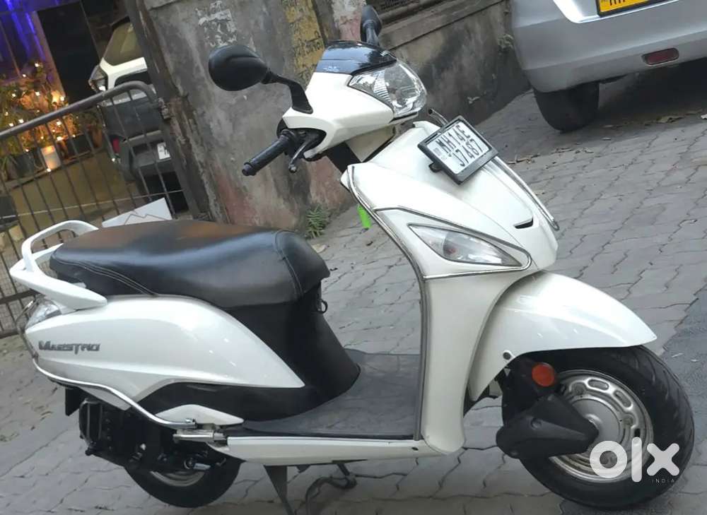 HERO MAESTRO DELUXE IN EXCELLENT SHOWROOM CONDITION
