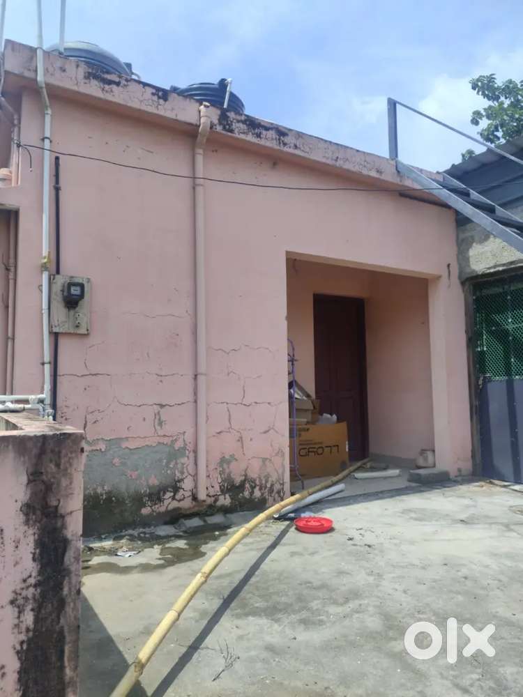 Single room for rent. Advance 10,000₹ and monthly rent 5000₹.