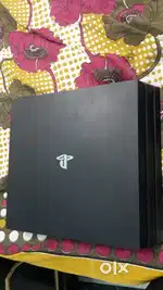 Playstation 4 pro ( 1TB)