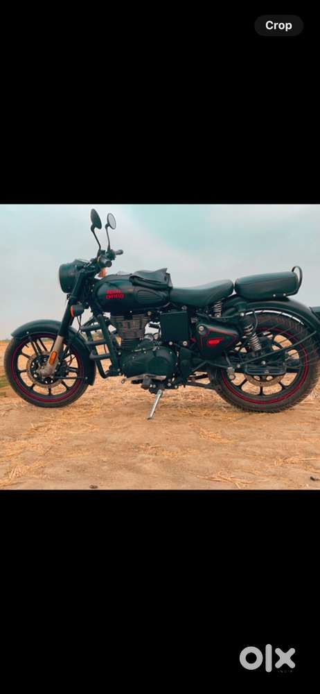 Royal Enfield classic 350 stealth black