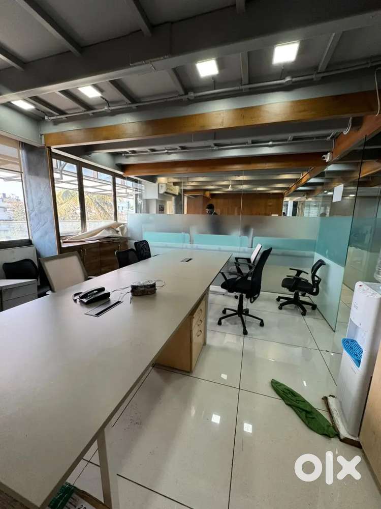 Fully furnished office on rent at Mumbai Naka