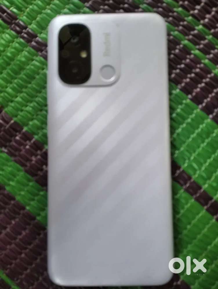 REDMI 12C ( with charger) 4/64