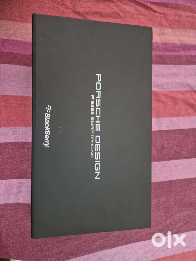 Blackberry Porsche P9983