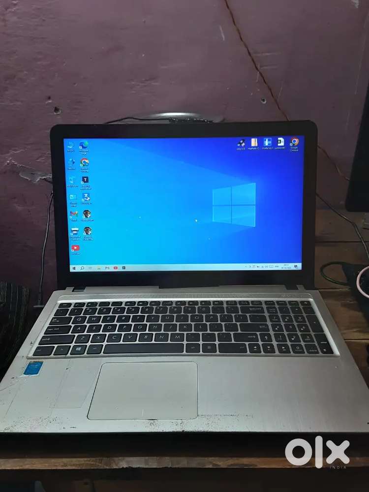 Asus laptop x540UA koi problem nahin Hai achcha chalta hai