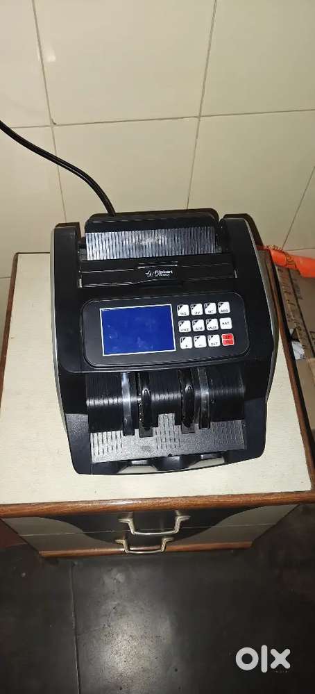 Cash counting machine