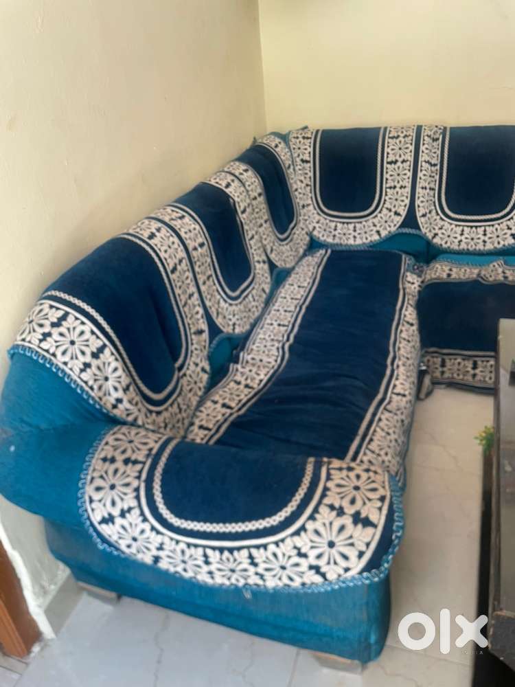 SECOND HAND ROYAL SOFA SET 7 seater