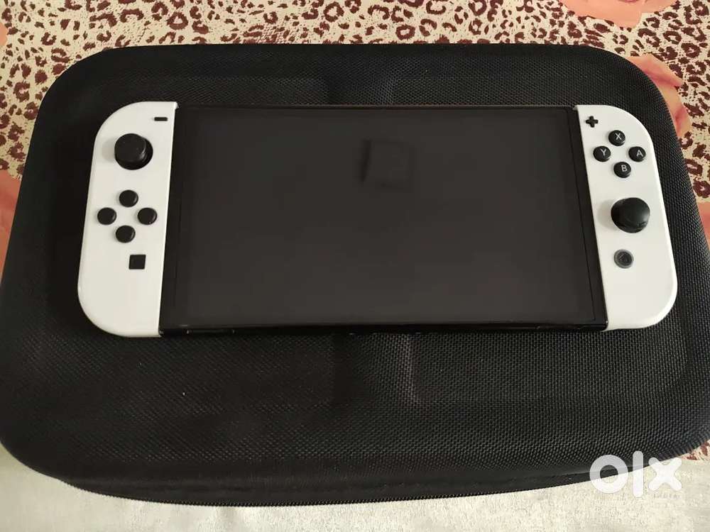 Nintendo Switch OLED White Joy-Cons