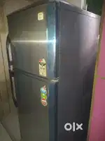 Old fridge argent saling