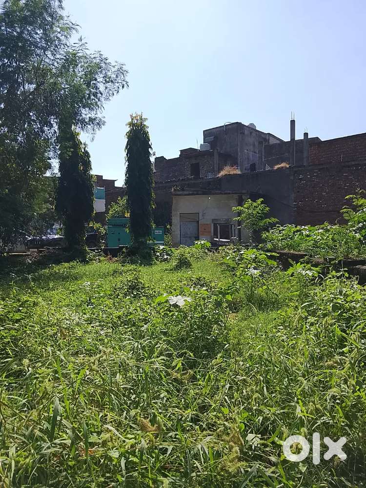 Two Side Open Showroom For Sale
