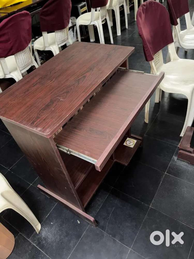 Computer tables