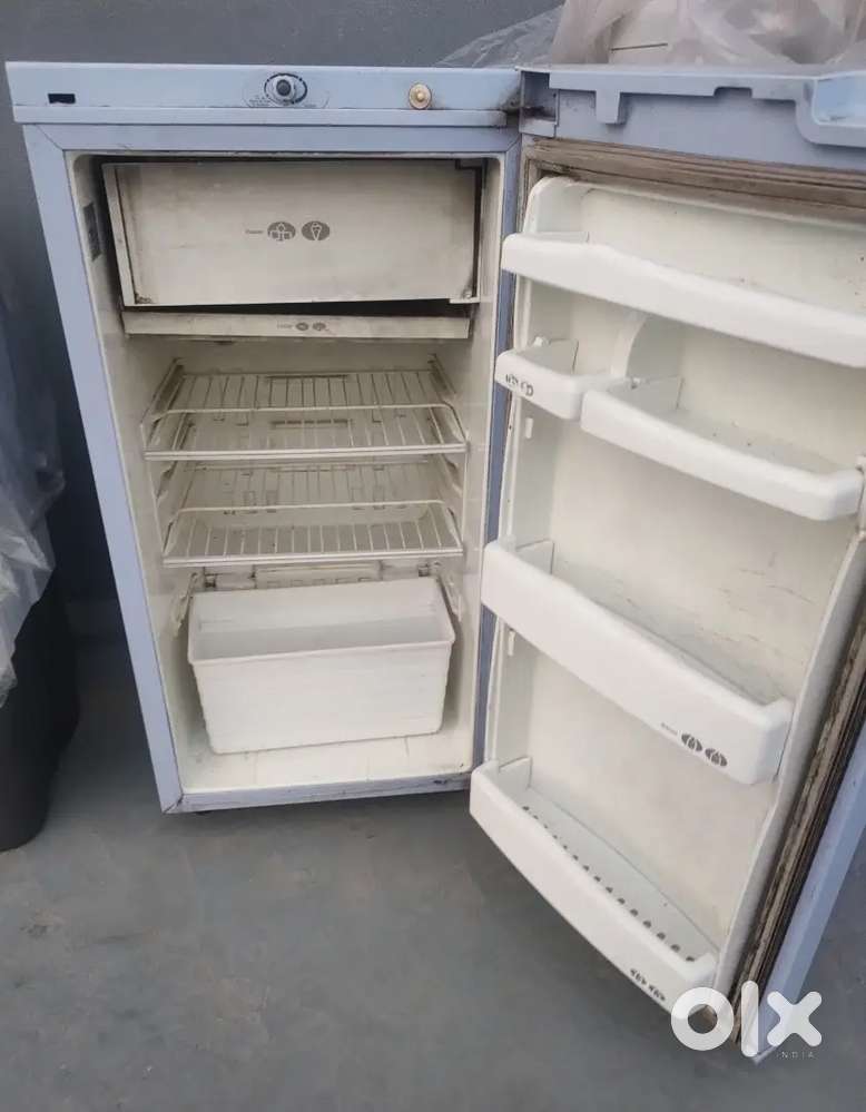 Selling my  20 years old fridge in working condition