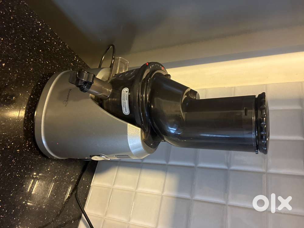 Kuvings B1700 dark silver cold press whole slow juicer