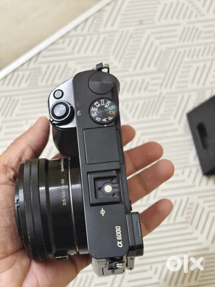 Sony a6000 in very neat condition