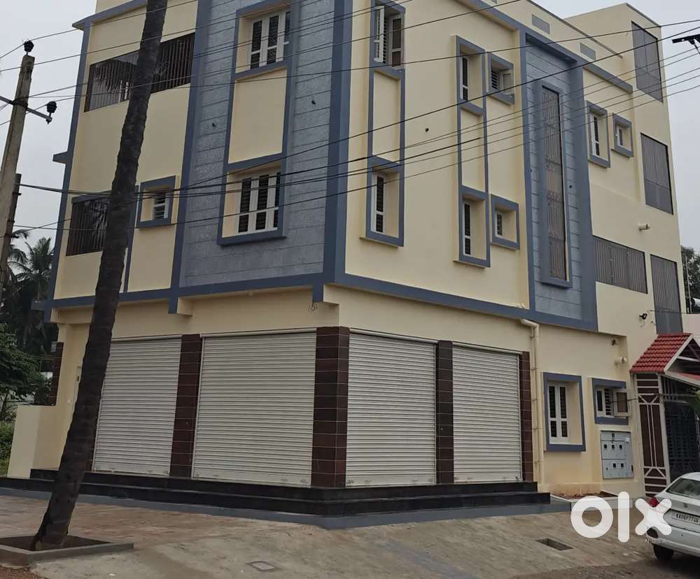 Corner commercial shops for rent 300 sqfeet x 2 shops