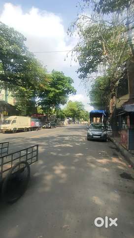 Beleghata main road bari available for sale 3 tala bari plus parking