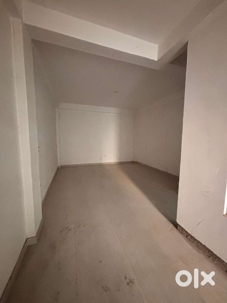 450sq.ft hall available for rent in Gomti Nagar