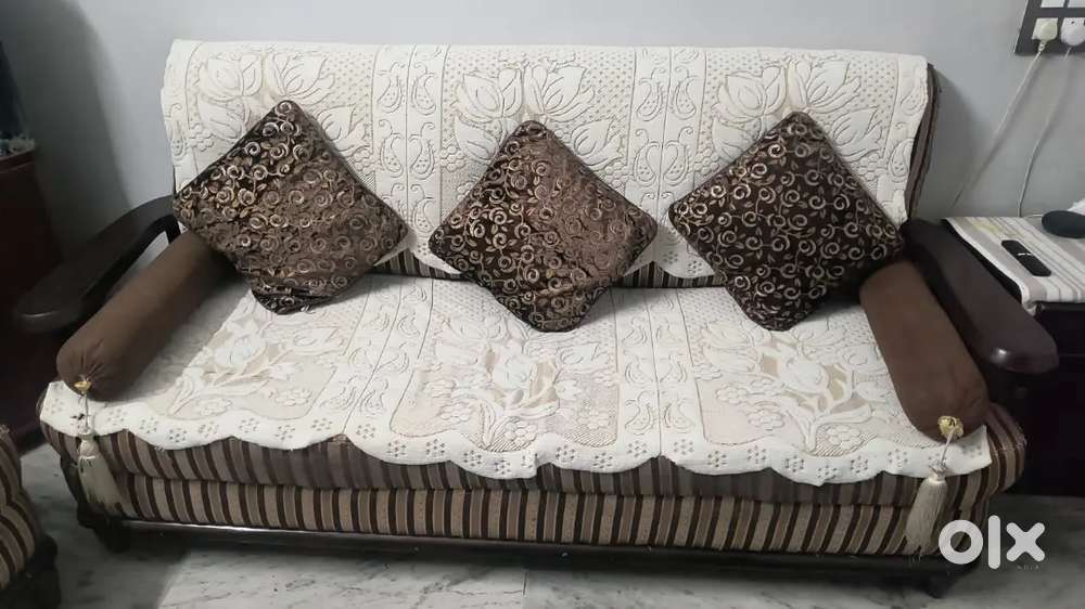 5-seater wooden sofa set