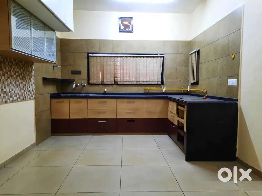 3 bhk semifurnished duplex available on rent in diwalipura.