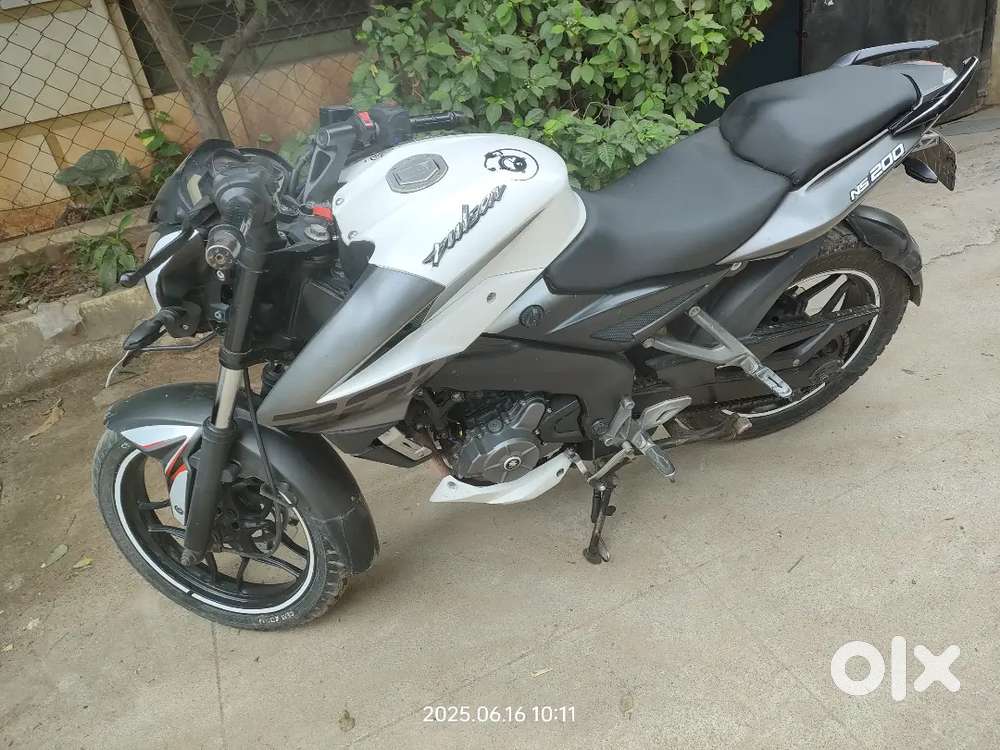 Bajaj Pulsar NS 200 (2017)