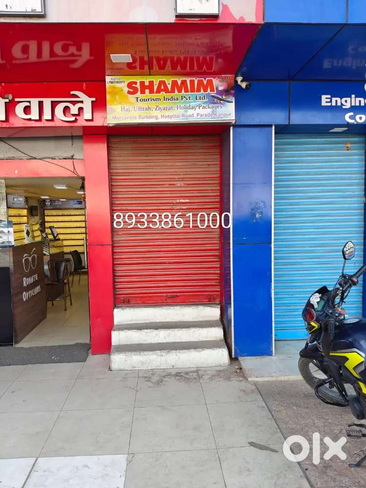 Main road space at hospital road parade kanpur near jk bank