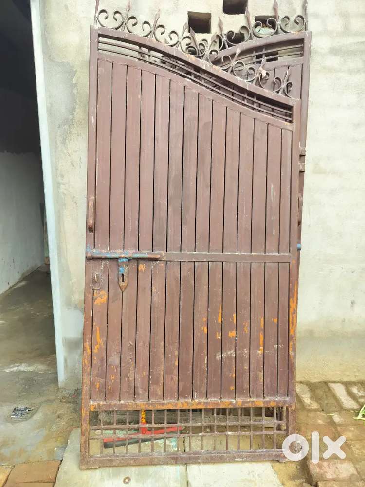 Gate price is 10000  7foot  if you want to buy then contact us